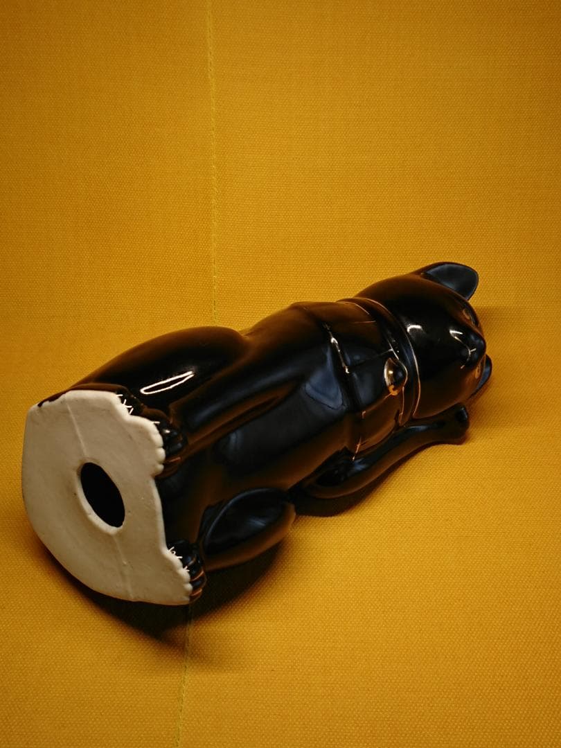 骨董　招き猫　黒猫　陶器　オブジェ　置物　インテリア　工芸品　美術品　A2572