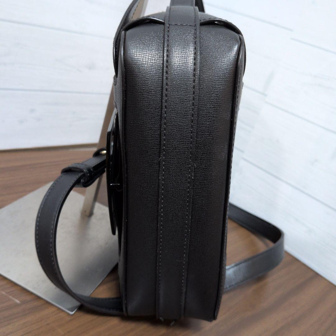 ARMANI EXCHANGE　スクエアロゴバックルショルダーバック　極美品