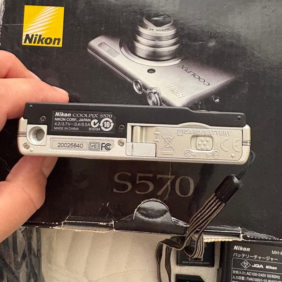 【完動品】Nikon Coolpix S570 デジタルカメラ 充電器付
