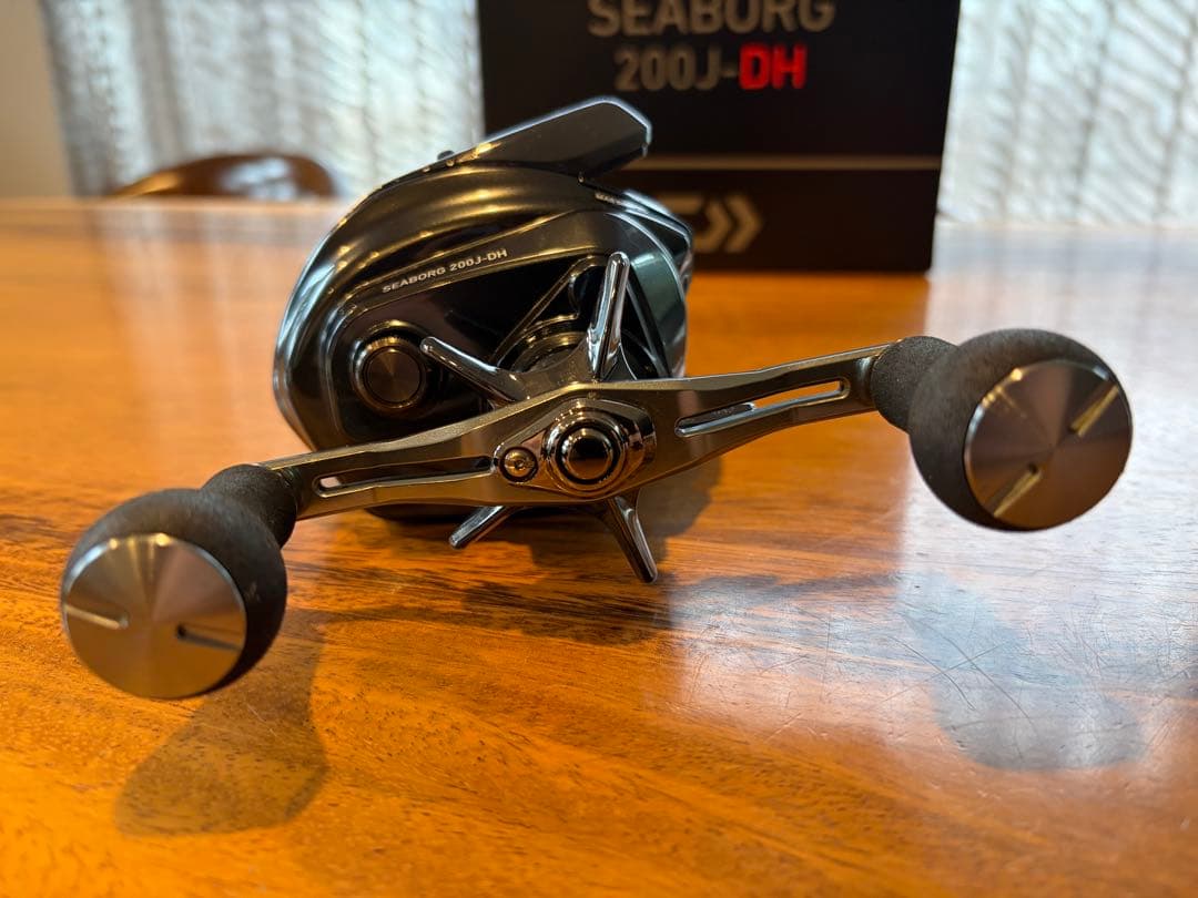 【お値下げ中】Daiwa ダイワ SEABORG 200J-DH 電動リール