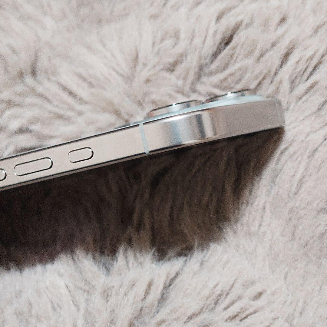 Apple iPhone 16 pro 256GB ナチュラルチタニウム