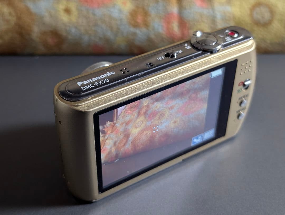 Panasonic LUMIX DMC-FX70 動作品・充電器・バッテリー付