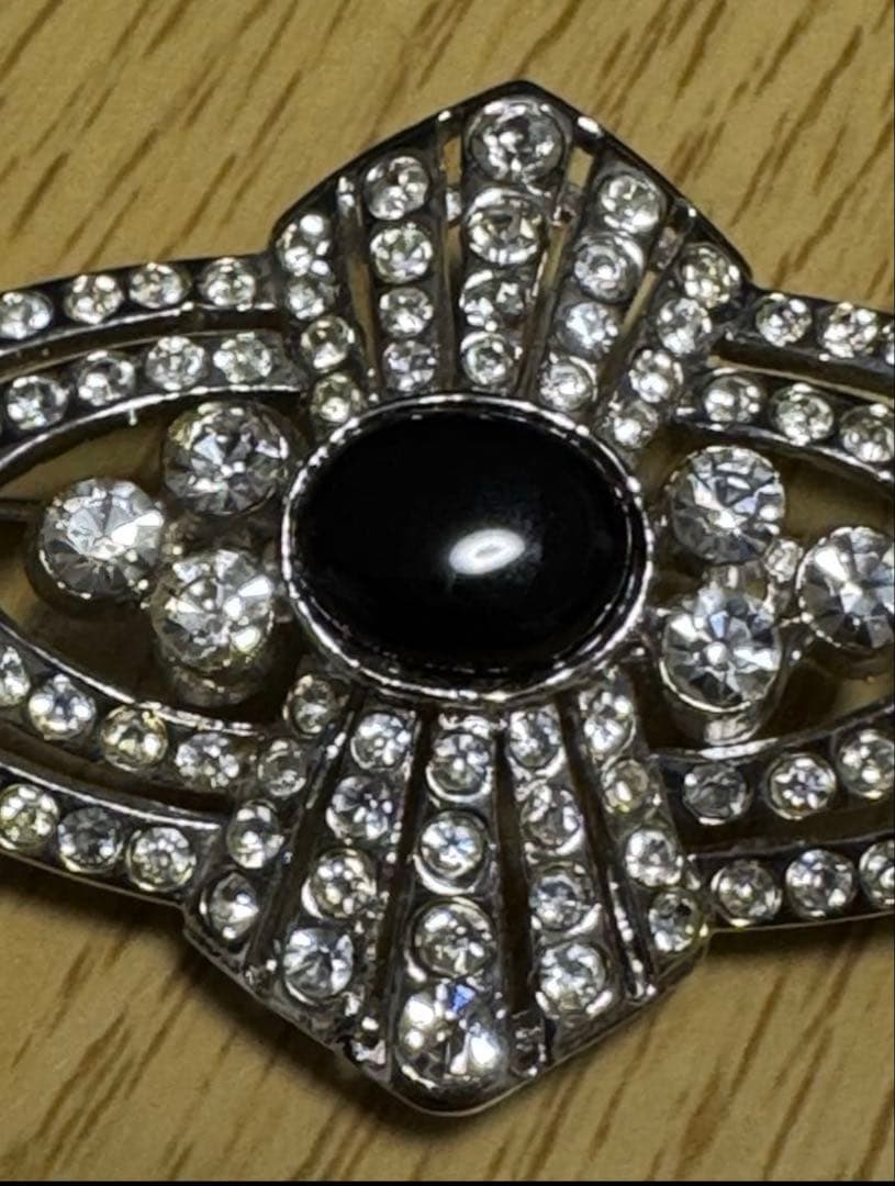 フランス　ヴィンテージ 銀張りのライトストーンと黒色石のブローチ　長期保存