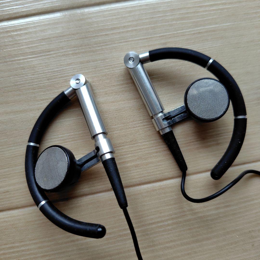 フック型イヤホンとレザーケースセット