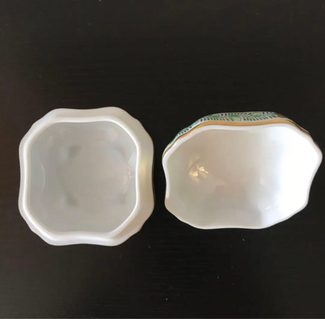 ヘレンド アポニーグリーン 小物入れ HEREND グリーンのバラ 蓋付小物入