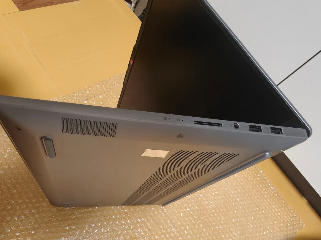 Lenovo ideapadノートPC i9-13900H 32gb 1TB