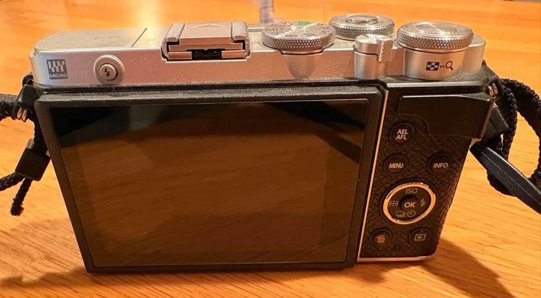 OLYMPUS PEN EP7ミラーレス一眼カメラ 14-42mm