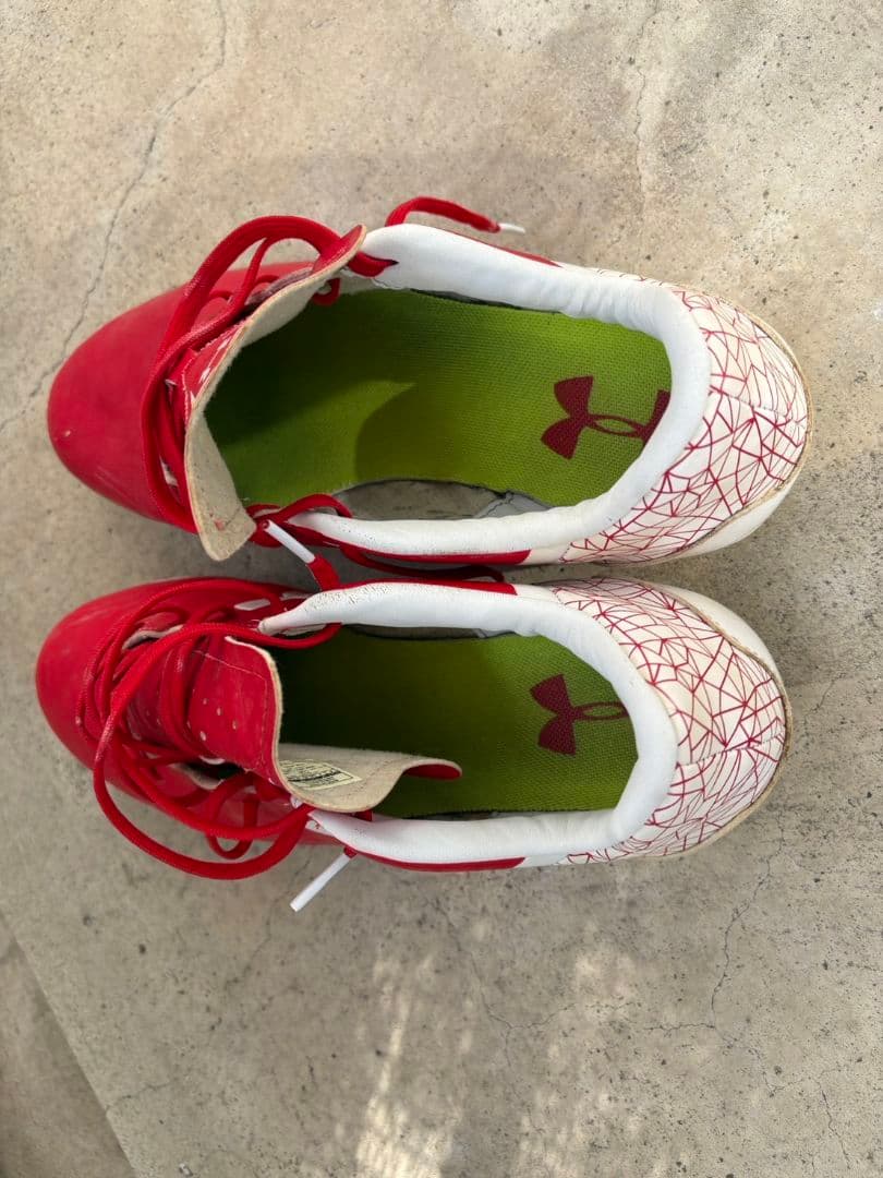 Under Armour サッカーシューズ レッド