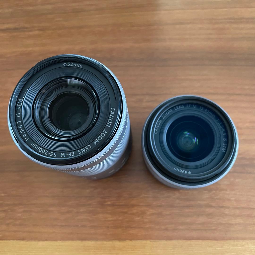 Canon EOS M100 ホワイト ダブルレンズキット　おまけ付き