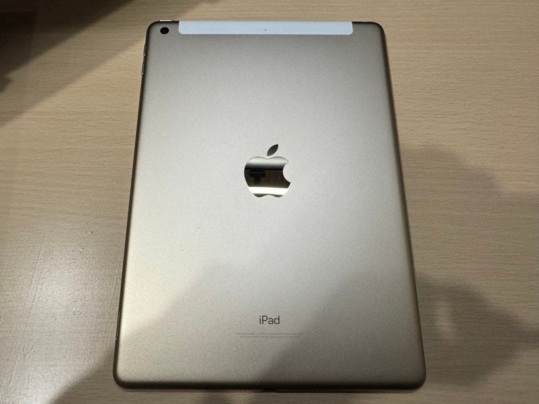 Apple iPad 第5世代 128GB Wi-Fi+Cellularモデル
