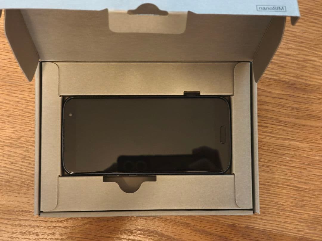 【新品未使用】らくらくスマートフォン F-53E DOCOMO　ネイビー