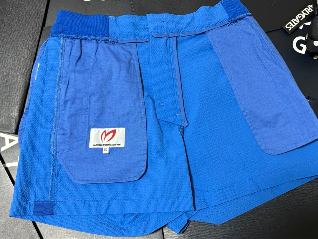 マスターズバニーエディション ショートパンツ 青