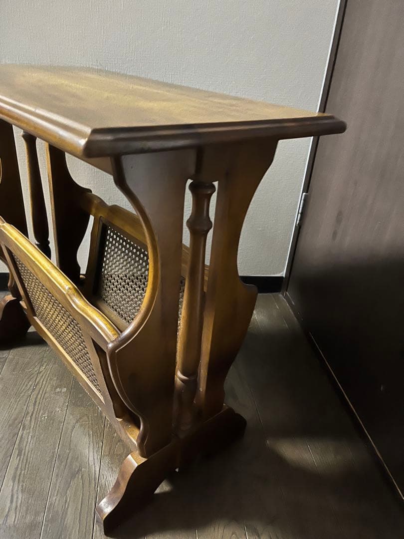 カリモクマガジンラック付きサイドテーブル