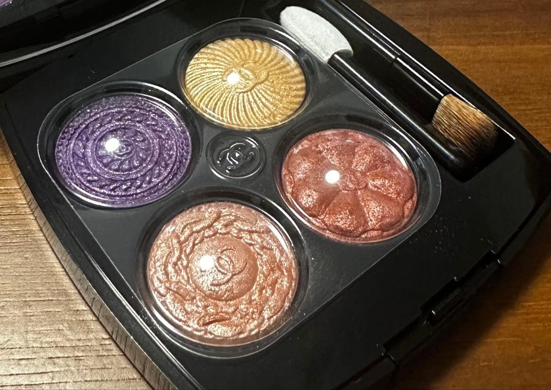 CHANEL レ キャトル オンブル ブトン 239 ブトン　バロック