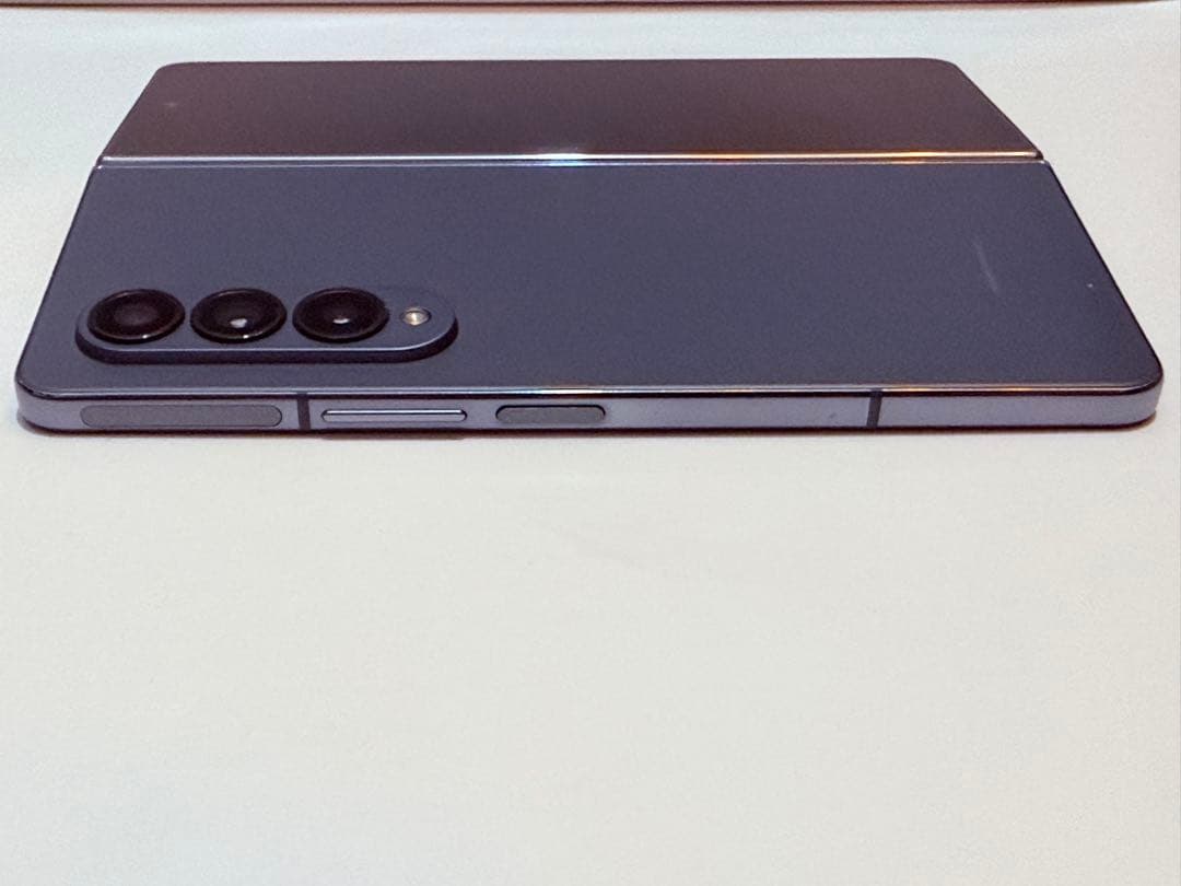 Galaxy Z Fold4 512GB SIMフリー 難あり 米国版