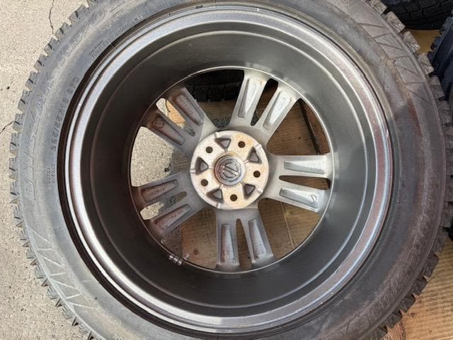 専用。E52 エルグランド 純正 スタッドレスセット 225/55R18