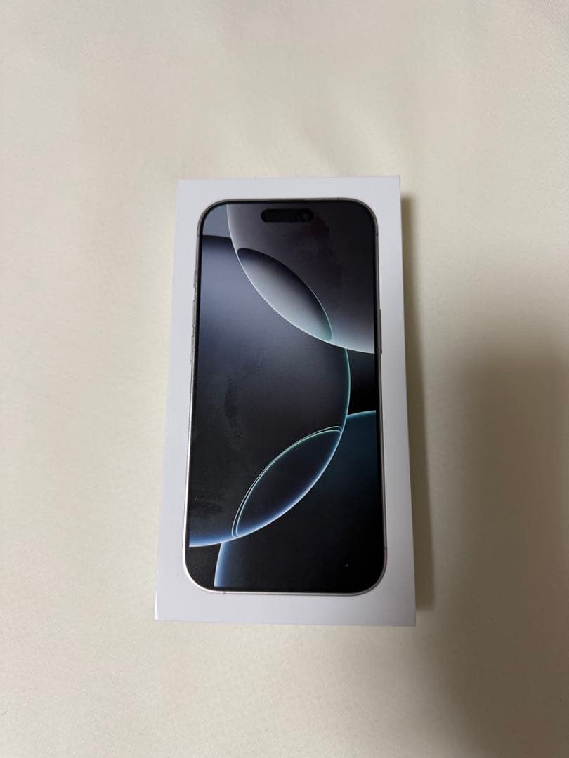 iPhone 16 Pro 256GB ホワイト【訳あり・Coachケース付】