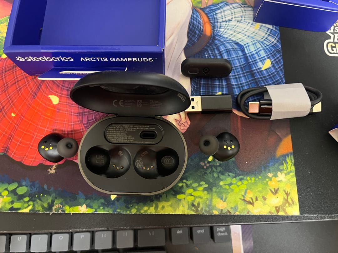 ヘッドホン SteelSeries Arctis GameBuds