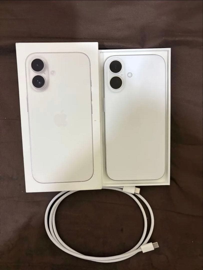 iPhone 16 256GBホワイト 海外版95% Esim機能ない