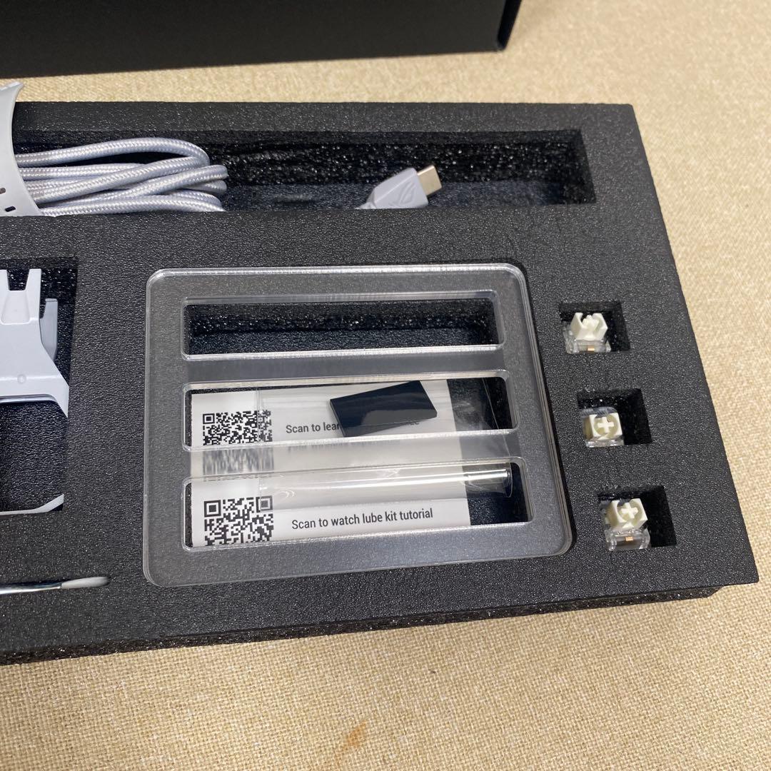 キーボード ASUS ROG Azoth Moonlight White