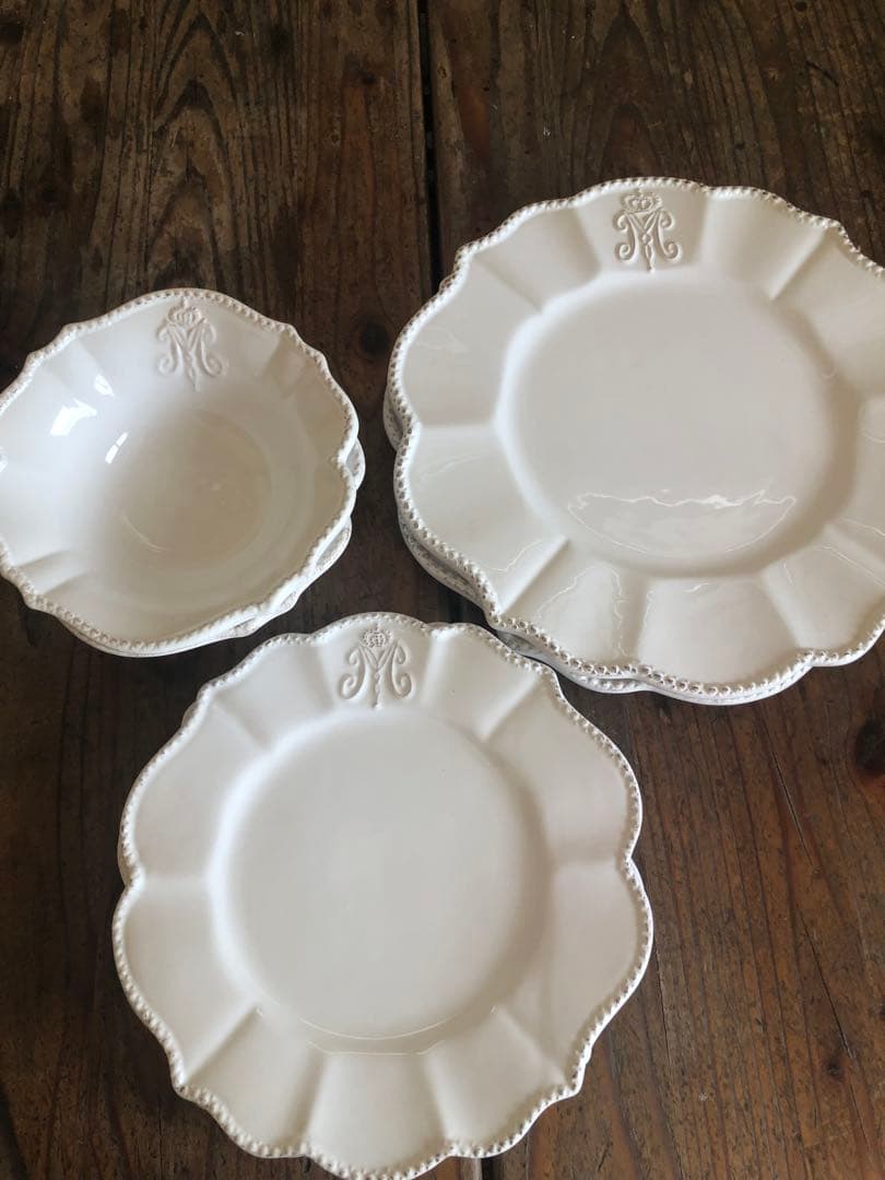 お値下げ　ディスプレイ　お皿2枚（大）お皿2枚（中）ボウル2枚　オシャレ