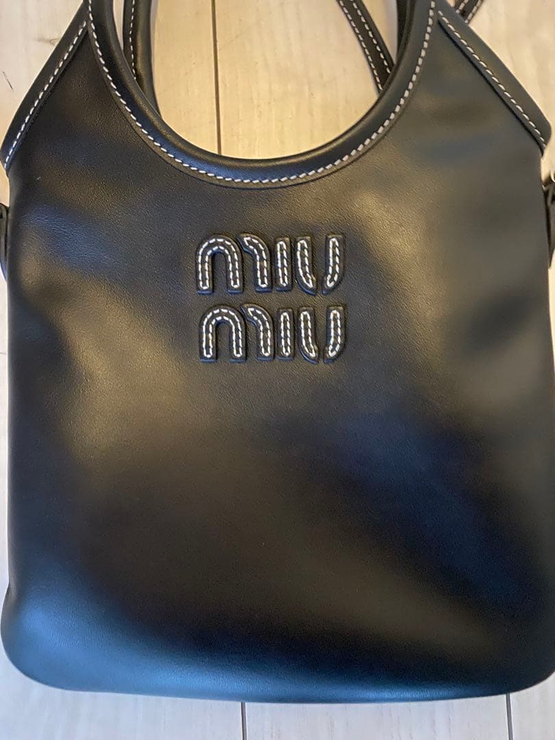 miu miuアイビー
