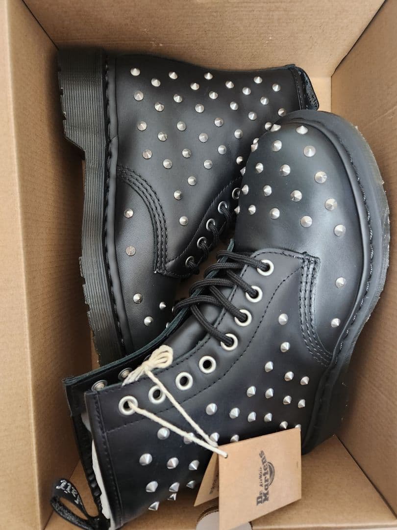 【最終値下げ✨️23㎝】ドクターマーチン 1460 STUD スタッズ 新品