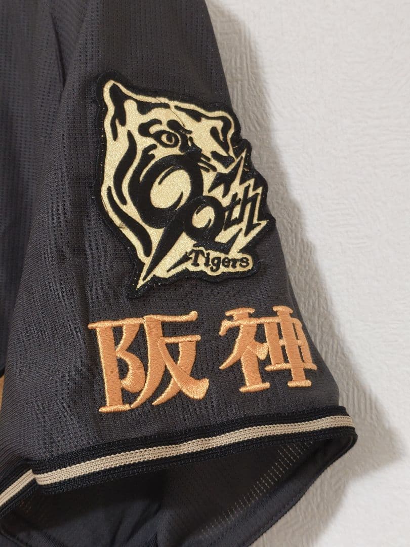 阪神タイガース トラッキー ブラックダイナマイト ユニフォーム 黒ユニ 復刻