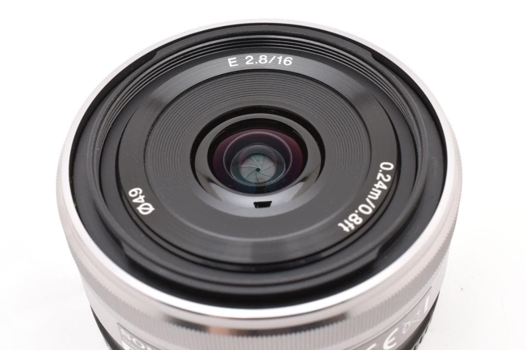超美品 ソニー SEL16F28 16mm F2.8 AF 広角レンズ シルバー