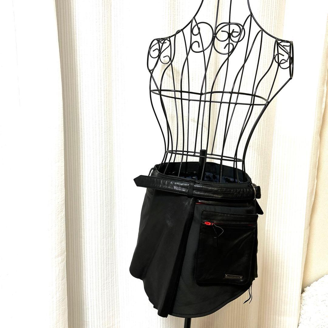 VIVIENNETAM ボディスカート山羊皮 1番外側ボタンでウエスト37×2㎝