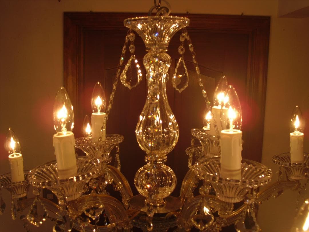 チェコ・ボヘミアンクリスタルガラス☆１２灯シャンデリア☆七色に輝く高純度・高品質