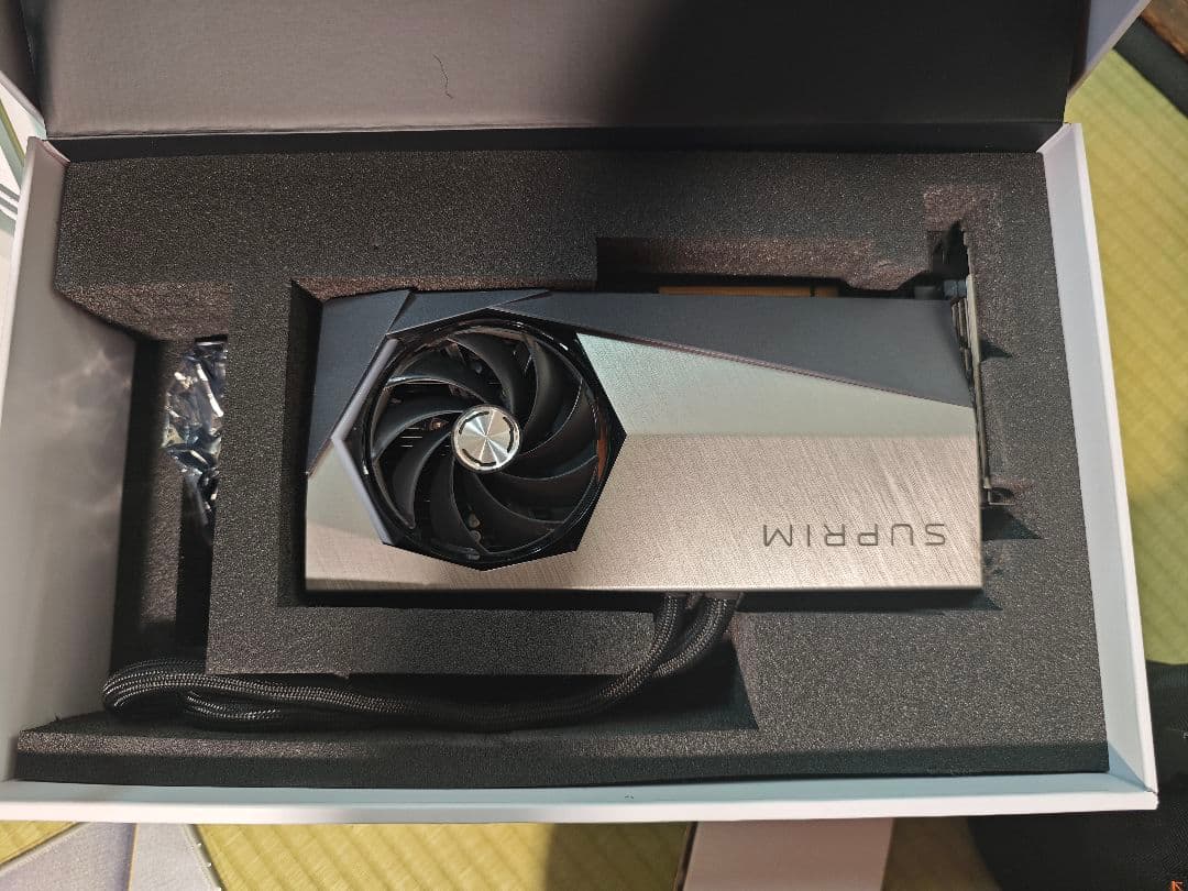 グラフィックボード・グラボ・ビデオカード MSI GeForce RTX4090 SUPRIM LIQUID X 24G