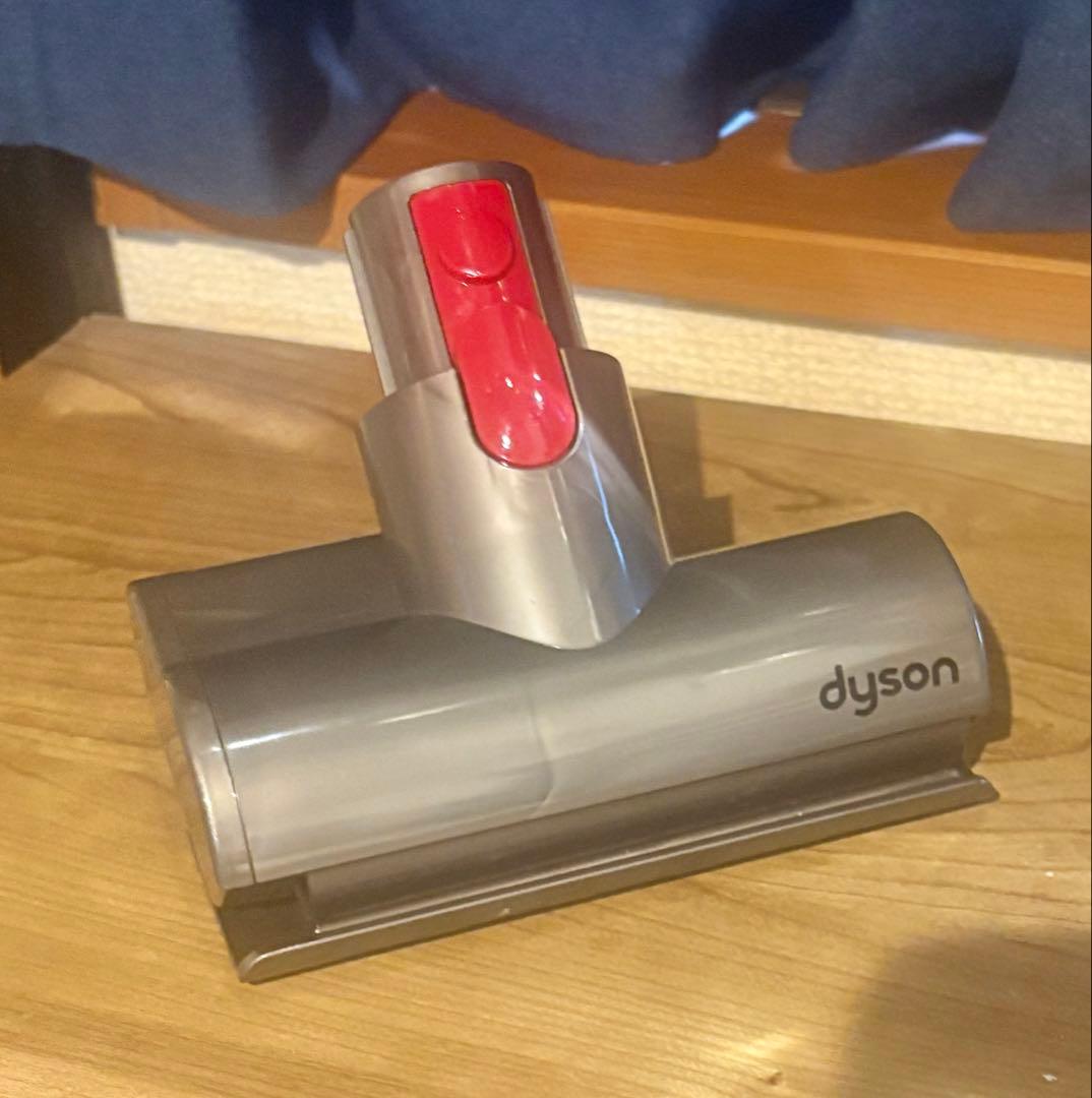 【美品】DysonV10 fluffy SV12 フロアドック　新品ツール多数