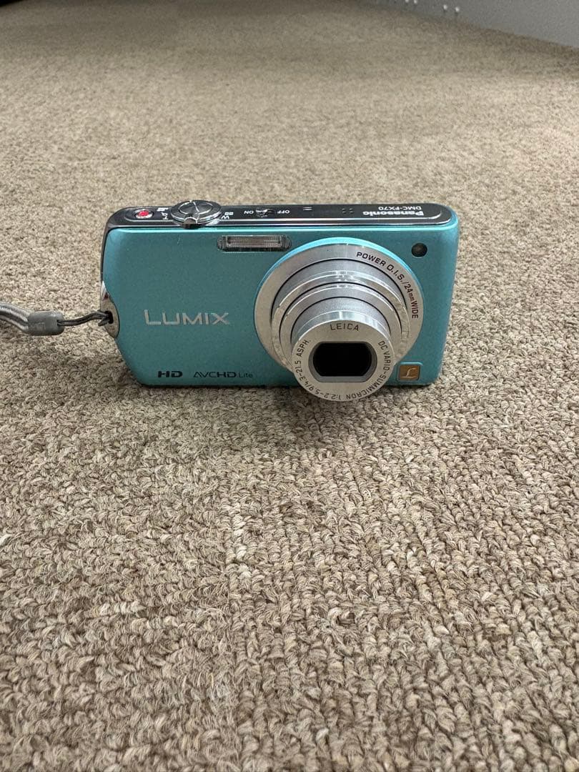 【新品同様】Panasonic LUMIX DMC-FX70 コンデジ ブルー