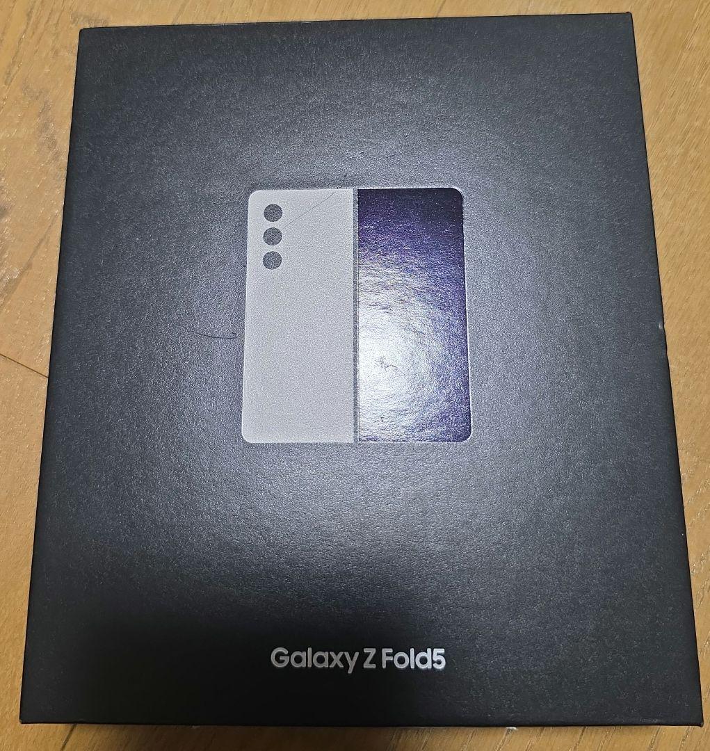 中古 韓国製 Samsung Galaxy Z Fold5 クリーム