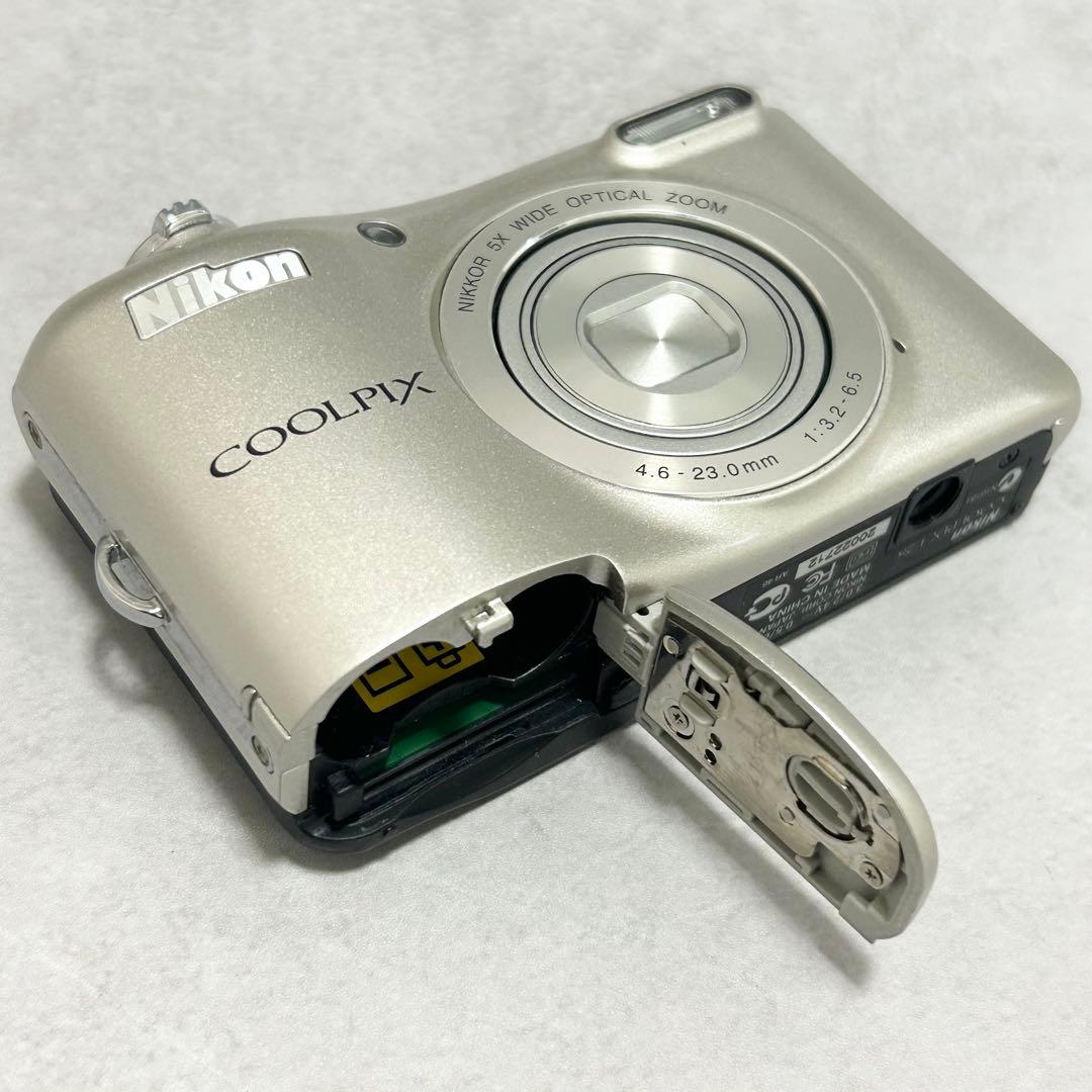 ニコン　クールピクス　L28 デジカメ　カメラ　レトロ　写真　コンデジ