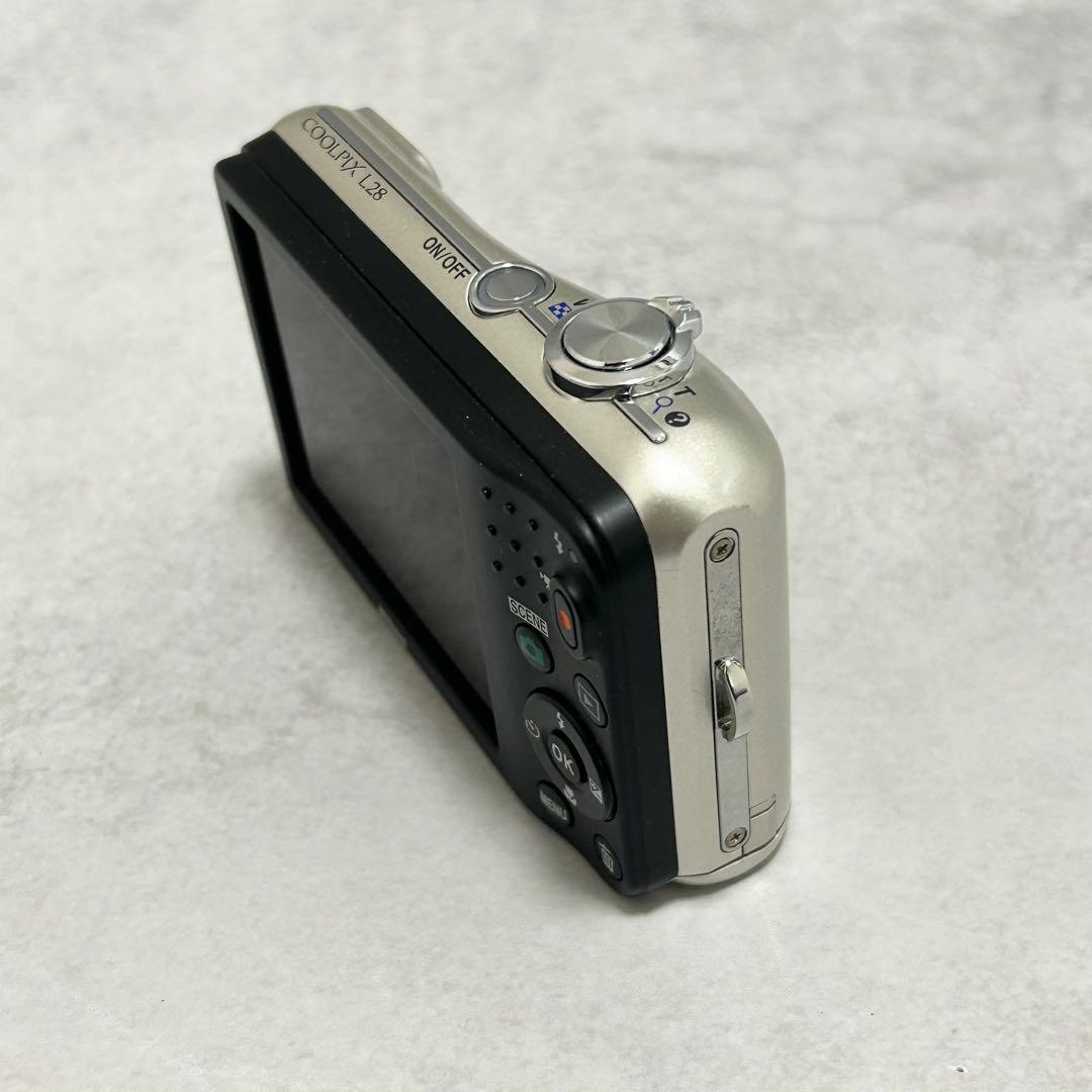 ニコン　クールピクス　L28 デジカメ　カメラ　レトロ　写真　コンデジ
