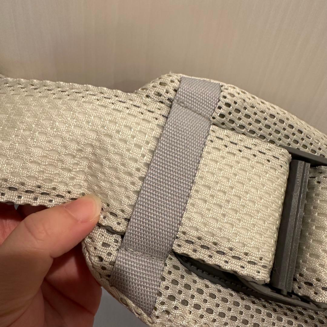 ベビービョルン ハーモニー （クリーム）よだれカバー付き