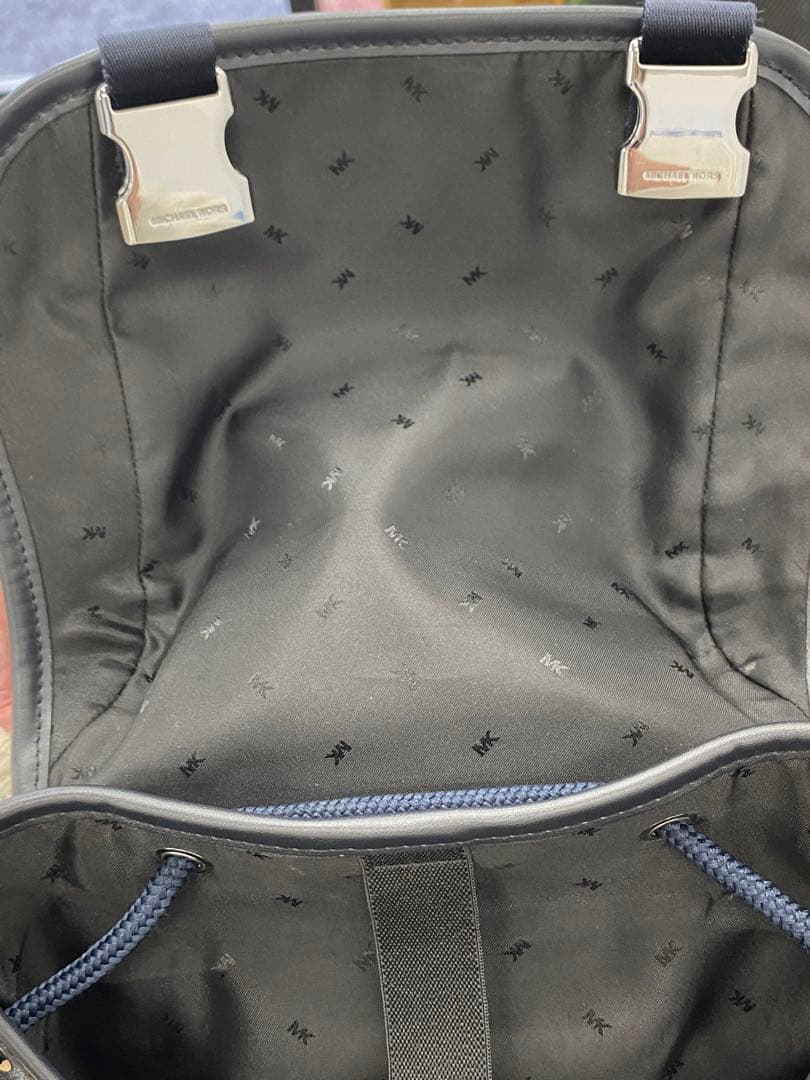 【タケシ】MICHAEL KORS　バックパック　ネイビー