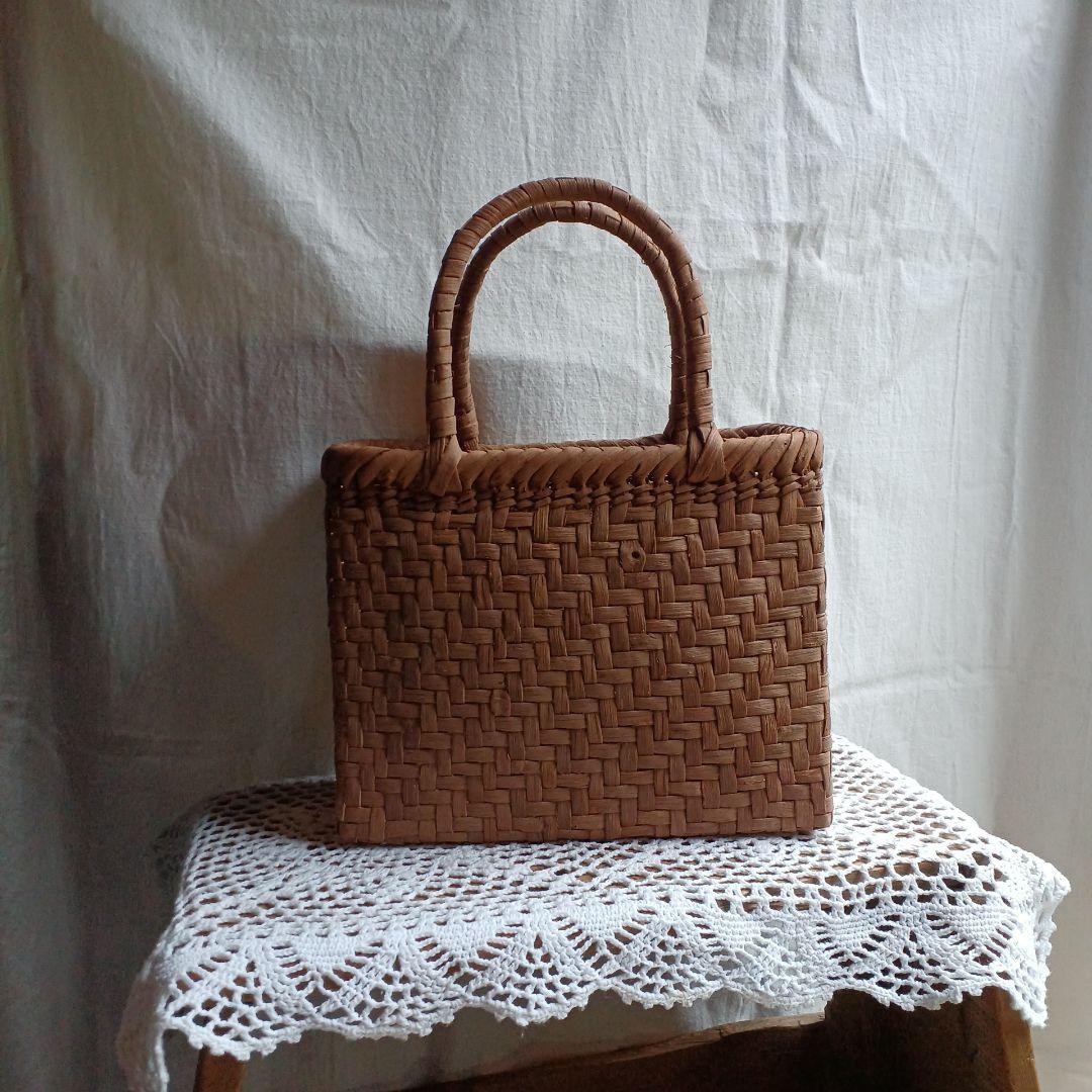 小さい国産山葡萄かご