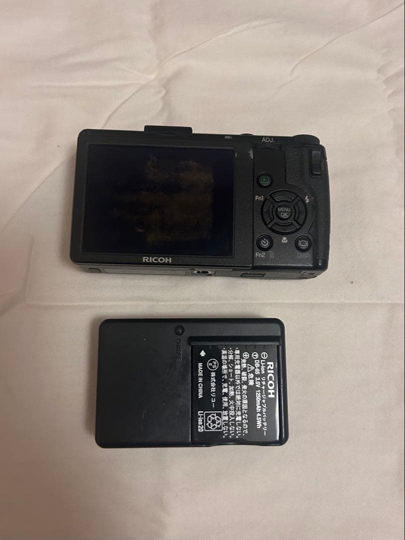 RICOH GR DIGITAL III 本体と付属品