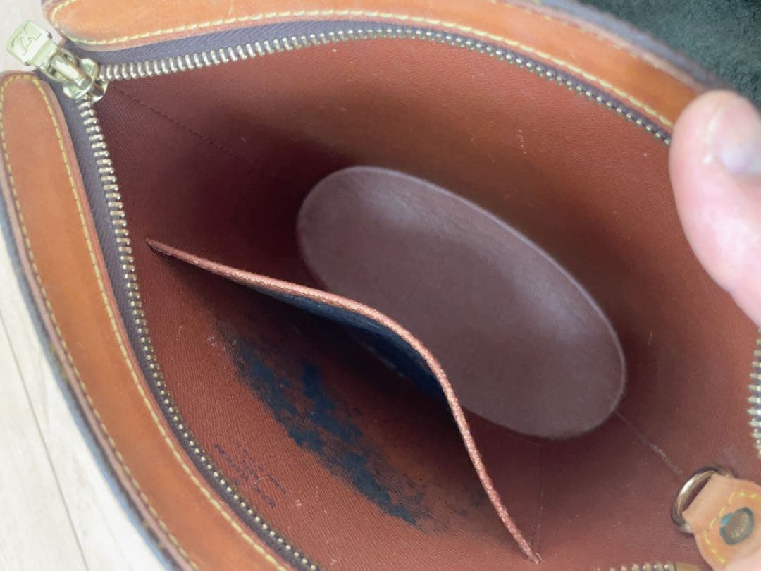 パンダ ページ Louis Vuitton モノグラム ショルダーバッグ