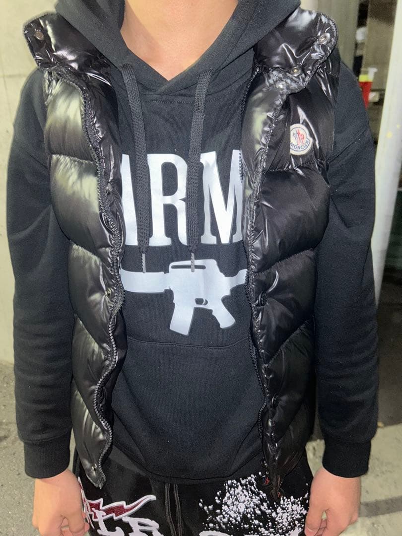 極美品MONCLER ブラック ダウンベスト　　00サイズ