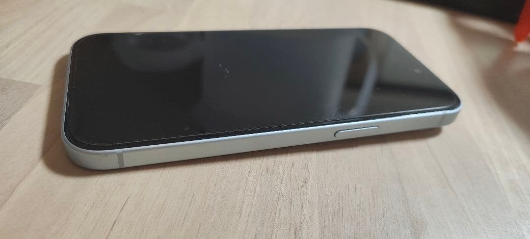 Apple iPhone 15 ブルー