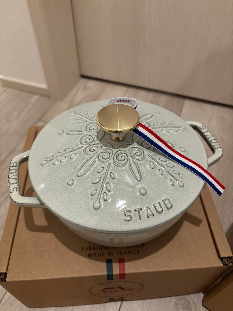STAUB ココットラウンド＆ Wa-NABE スノーフレークセット