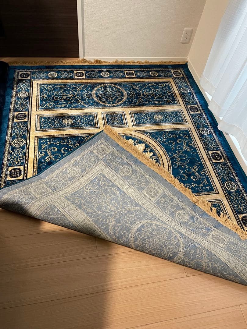 ペルシャ風　青と金の装飾的なラグ　150×220mm