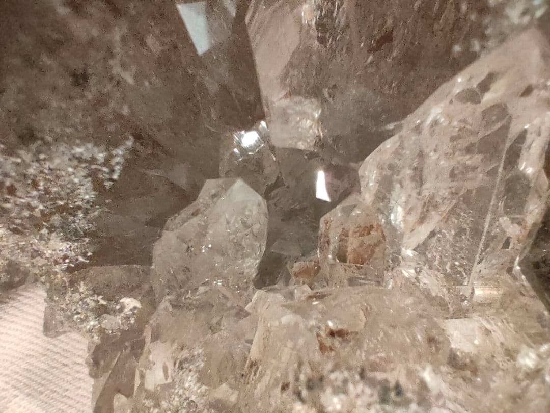 希少石　ビッグサイズ　インド　マニハール　水晶　クラスター　クローライト ルチル