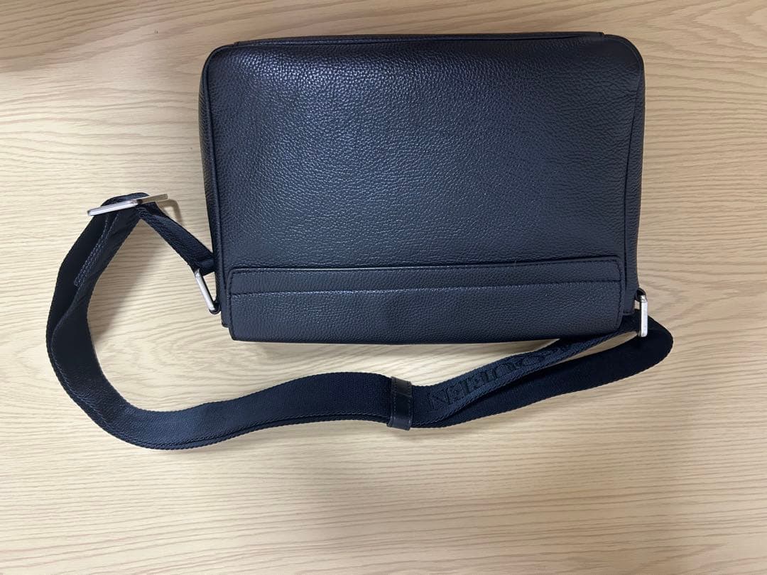 ALEXANDER McQUEEN メッセンジャー