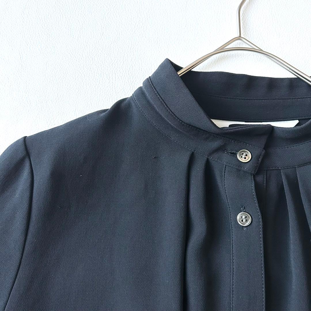 3015y ソージュ スタンドカラータックブラウストリアセテート 紺 M