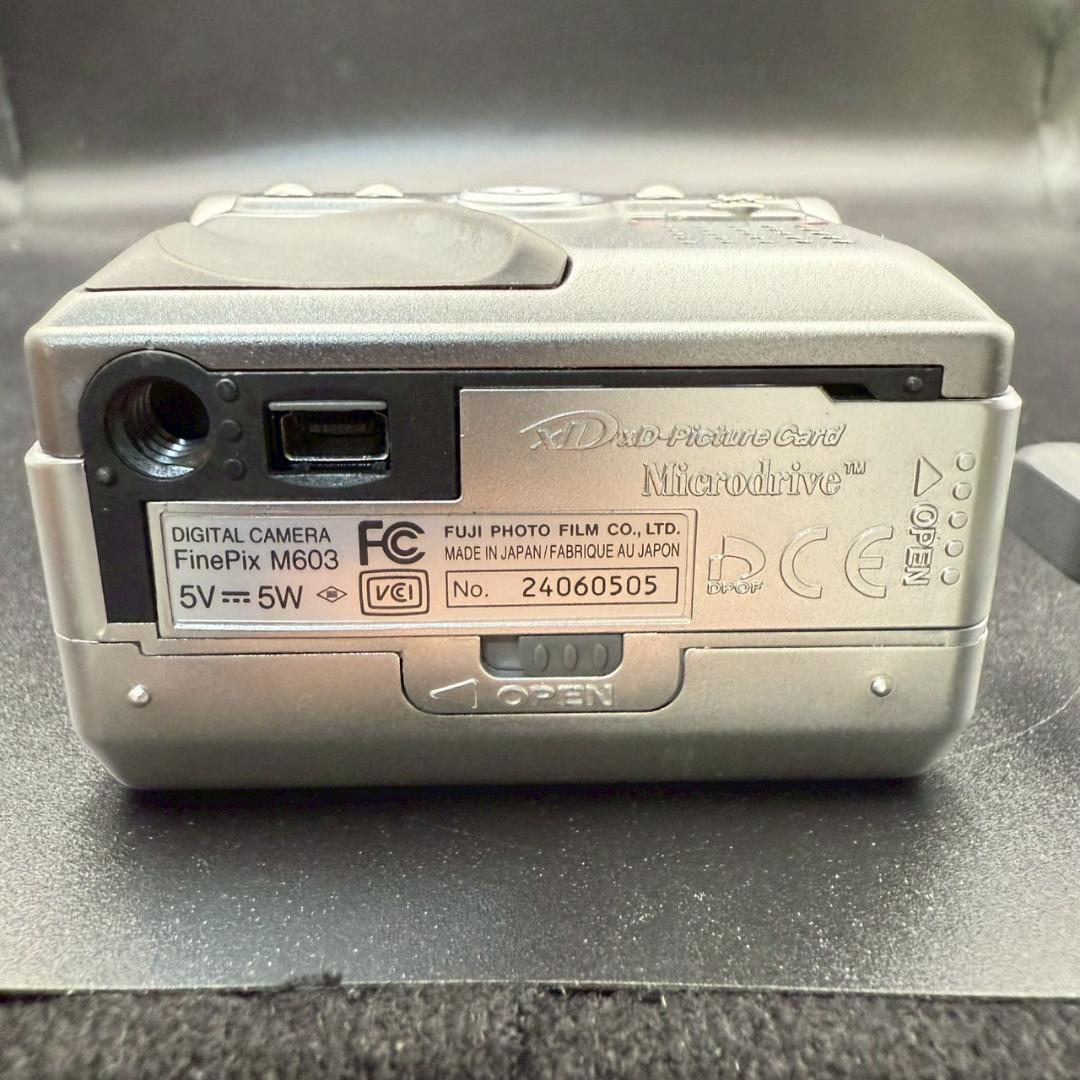 FUJIFILM フジフィルム FinePix M603 デジカメ
